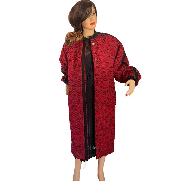 Vintage 1960s Red Boucle Coat with Black Accents. Excellent Vintage Condition. - Picture 1 of 6